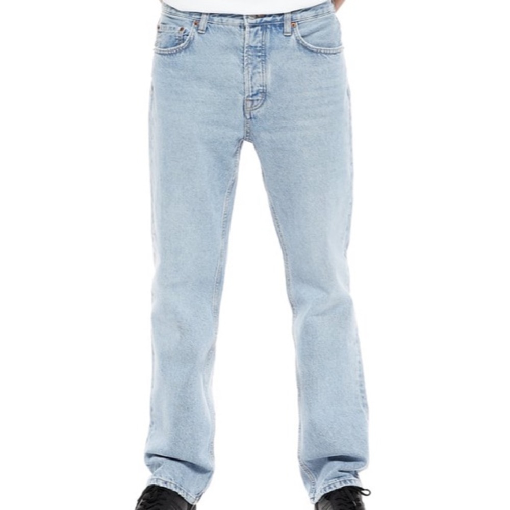 Zara Men’s Straight Fit Jeans
30 (US 30) | Light Blue